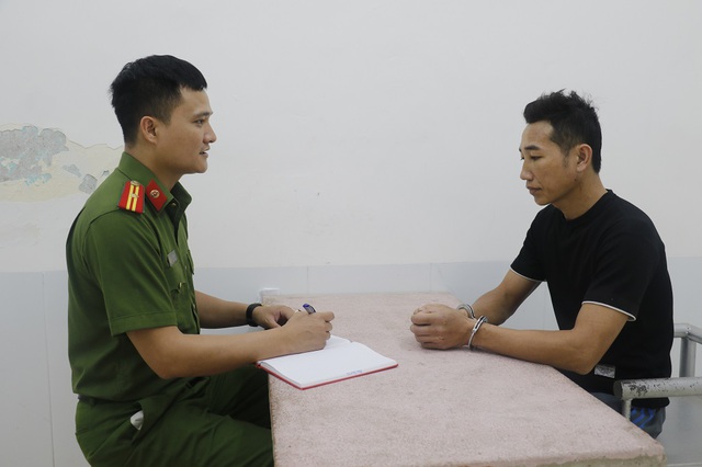Lời khai của Hà Văn Thúy, nam phụ huynh xông vào trường đánh cô giáo, bắt đứng dưới mưa- Ảnh 1. Lời khai của Hà Văn Thúy, nam phụ huynh xông vào trường đánh cô giáo, bắt đứng dưới mưa- Ảnh 1.