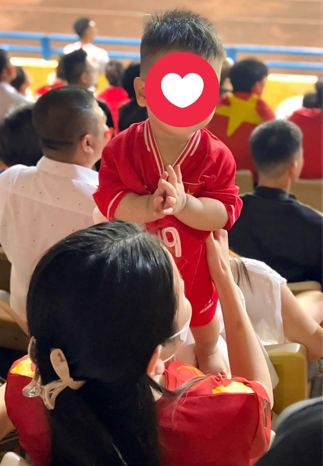 Chu Thanh Huyền lộ diện sau nghi vẫn thẩm mỹ, bị dân mạng nhắc vụ Chu Thanh Huyền lộ diện sau nghi vẫn thẩm mỹ, bị dân mạng nhắc vụ