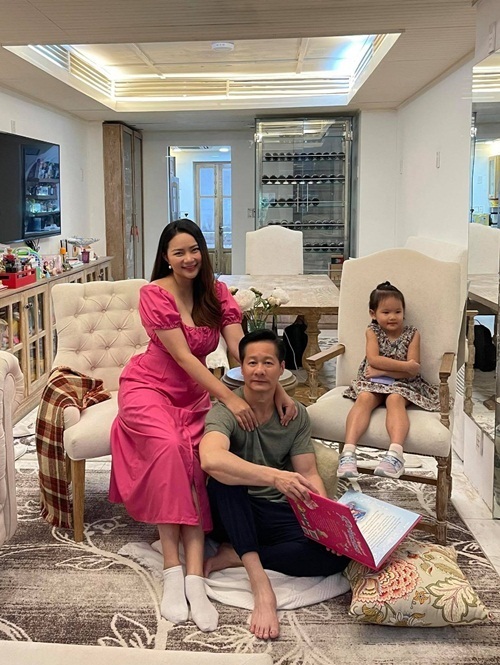 Chồng đại gia hơn 26 tuổi của nàng hậu từng gần 90 kg: Tài sản "3 đời ăn không hết", gây ngỡ ngàng vì loạt ảnh này- Ảnh 3. Chồng đại gia hơn 26 tuổi của nàng hậu từng gần 90 kg: Tài sản "3 đời ăn không hết", gây ngỡ ngàng vì loạt ảnh này- Ảnh 3.