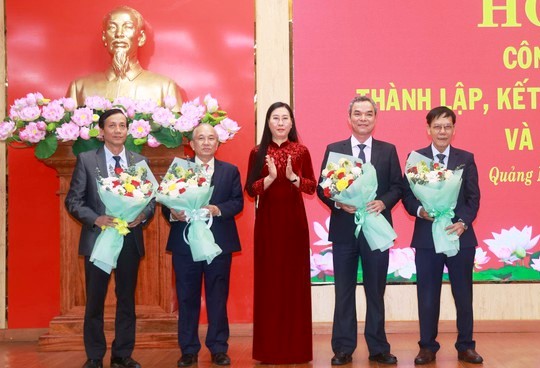 Quảng Ngãi có lãnh đạo nhận gần 2,8 tỉ đồng khi nghỉ hưu trước tuổi- Ảnh 1. Quảng Ngãi có lãnh đạo nhận gần 2,8 tỉ đồng khi nghỉ hưu trước tuổi- Ảnh 1.