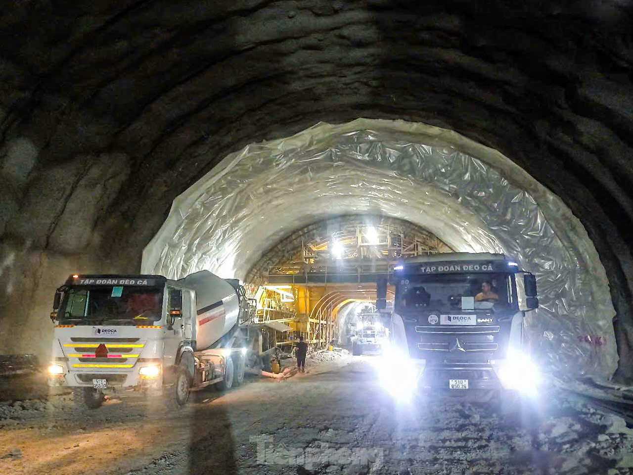 Thi công xuyên lễ trên đại công trường cao tốc Bắc Nam- Ảnh 12. Thi công xuyên lễ trên đại công trường cao tốc Bắc Nam- Ảnh 12.
