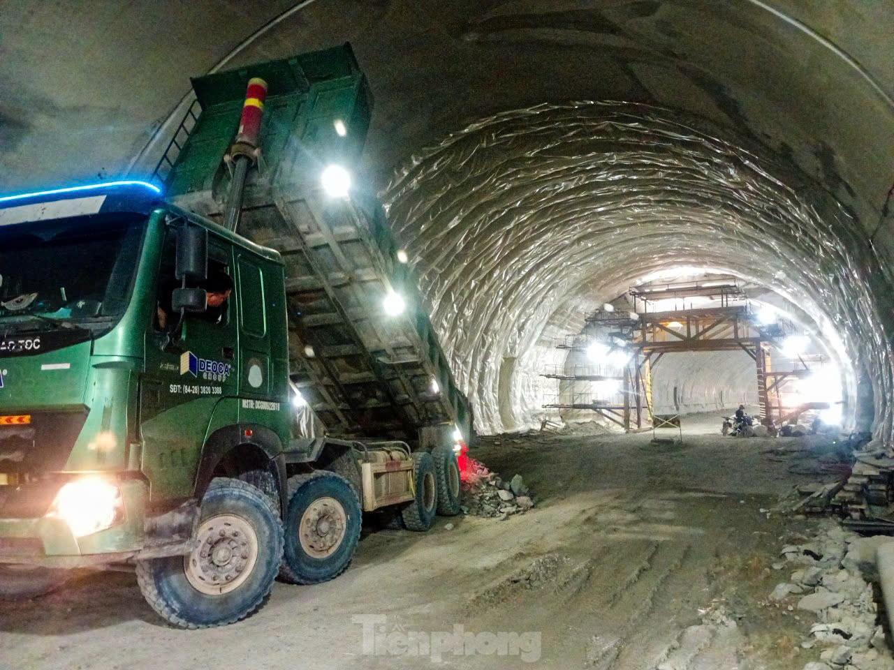 Thi công xuyên lễ trên đại công trường cao tốc Bắc Nam- Ảnh 14. Thi công xuyên lễ trên đại công trường cao tốc Bắc Nam- Ảnh 14.