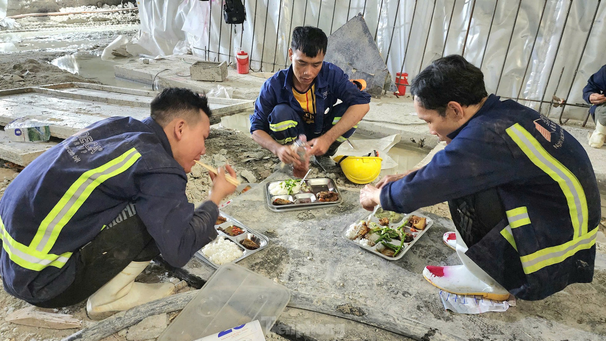 Thi công xuyên lễ trên đại công trường cao tốc Bắc Nam- Ảnh 2. Thi công xuyên lễ trên đại công trường cao tốc Bắc Nam- Ảnh 2.