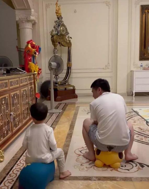 Chồng chủ tịch của "Hoa hậu nghèo nhất Việt Nam": Điều hành tập đoàn nghìn tỷ nhưng ra đường diện mạo thế này- Ảnh 5. Chồng chủ tịch của "Hoa hậu nghèo nhất Việt Nam": Điều hành tập đoàn nghìn tỷ nhưng ra đường diện mạo thế này- Ảnh 5.