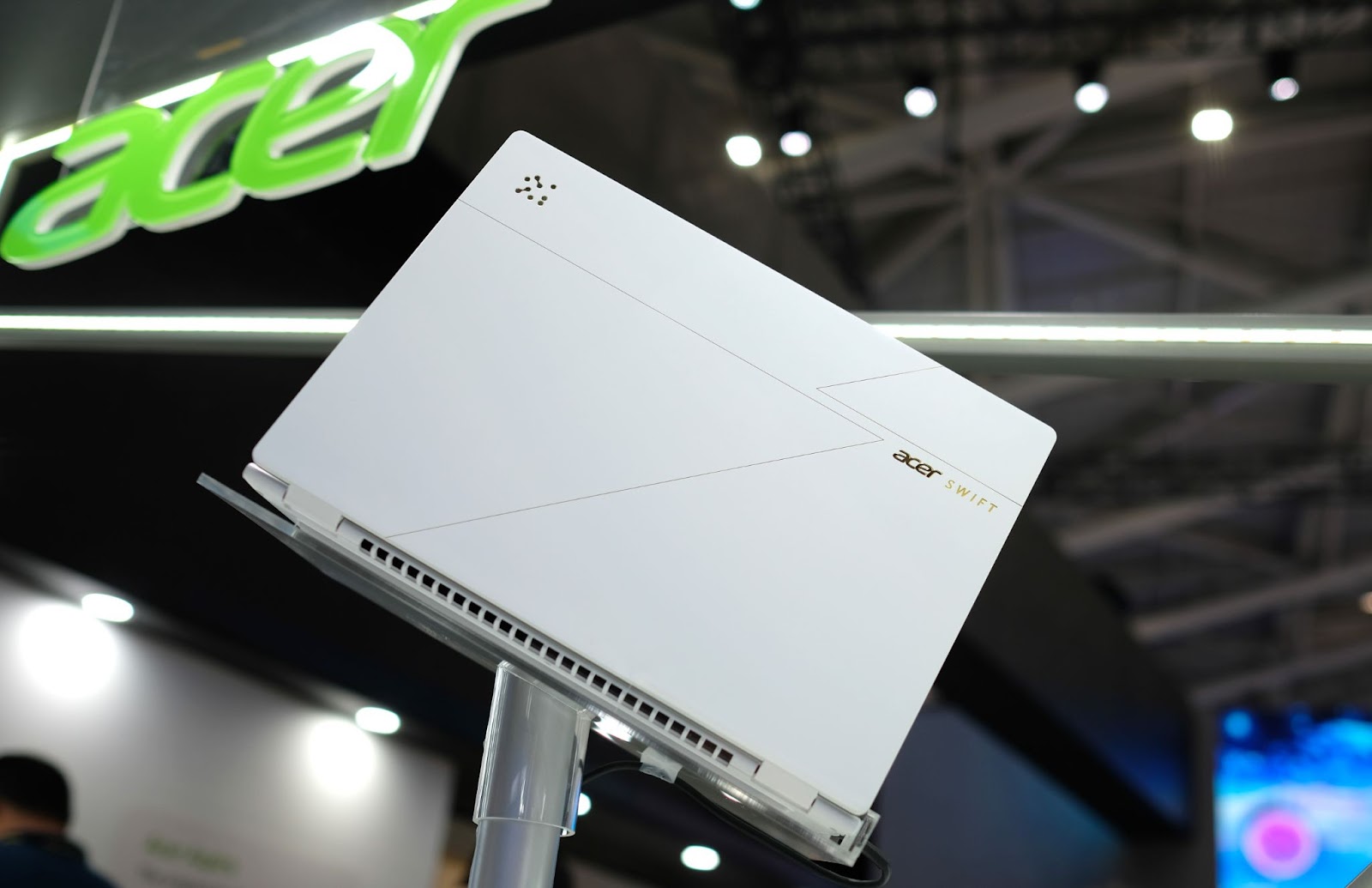 Acer trình làng loạt laptop mỏng nhẹ, tích hợp AI xịn sò tại Computex 2025- Ảnh 2. Acer trình làng loạt laptop mỏng nhẹ, tích hợp AI xịn sò tại Computex 2025- Ảnh 2.