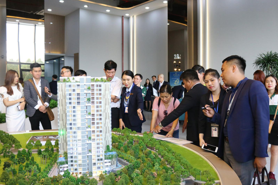“89% môi giới chưa có chứng chỉ hành nghề, gần 60% chưa từng tham gia bất kỳ khóa đào tạo chính quy nào là đáng báo động”- Ảnh 2. “89% môi giới chưa có chứng chỉ hành nghề, gần 60% chưa từng tham gia bất kỳ khóa đào tạo chính quy nào là đáng báo động”- Ảnh 2.