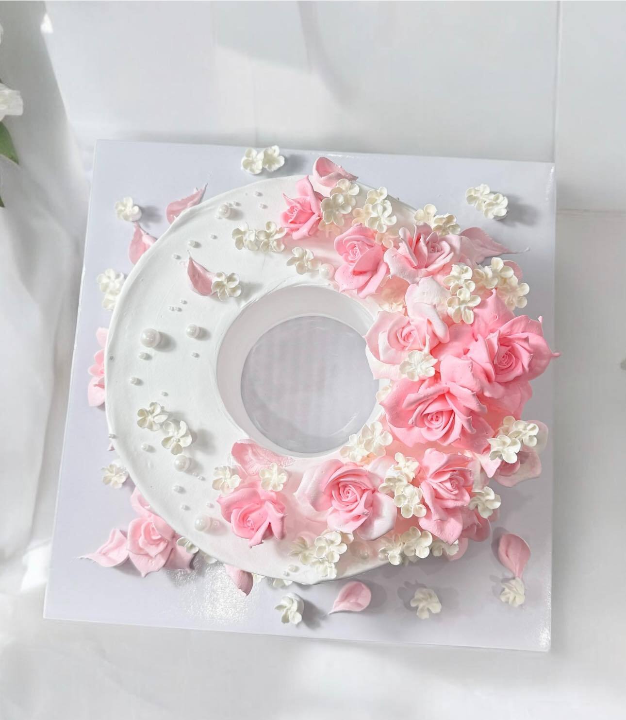 Chàng trai TP.HCM làm hoa bằng kem 'thật còn hơn cả hoa thật'- Ảnh 25. Chàng trai TP.HCM làm hoa bằng kem 'thật còn hơn cả hoa thật'- Ảnh 25.