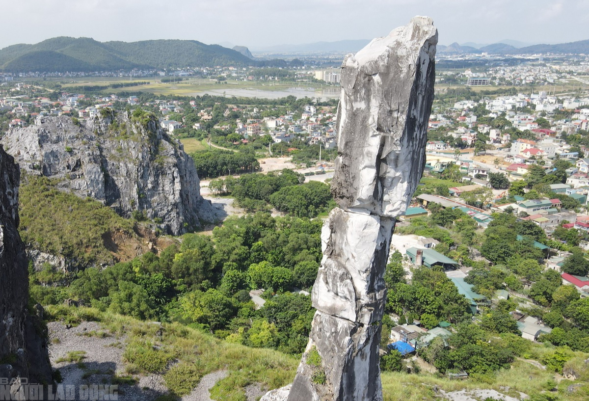 Phương án khoan lỗ "cứu" Hòn Vọng Phu trước nguy cơ đổ sập- Ảnh 2. Phương án khoan lỗ "cứu" Hòn Vọng Phu trước nguy cơ đổ sập- Ảnh 2.