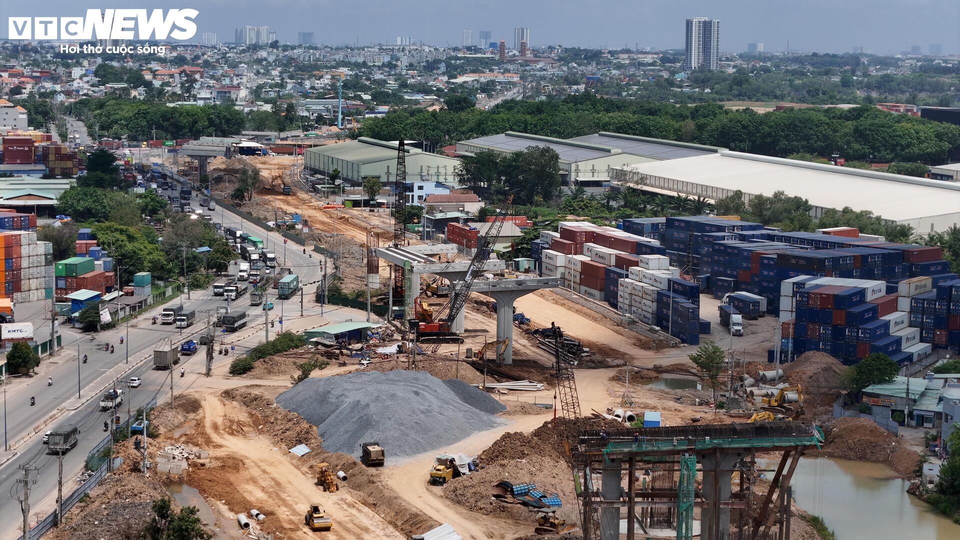 Toàn cảnh nút giao đồ sộ nhất Vành đai 3 TP.HCM vào giai đoạn nước rút- Ảnh 7. Toàn cảnh nút giao đồ sộ nhất Vành đai 3 TP.HCM vào giai đoạn nước rút- Ảnh 7.
