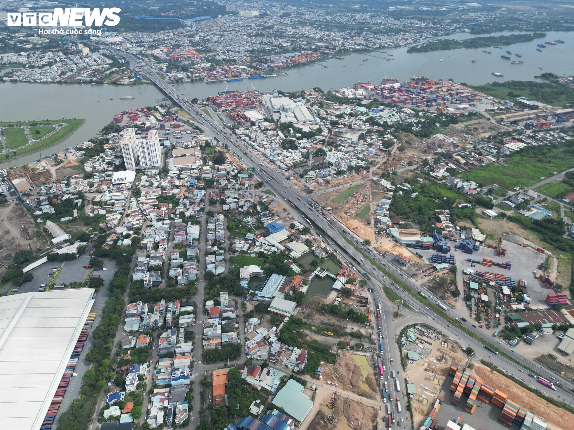 Toàn cảnh nút giao đồ sộ nhất Vành đai 3 TP.HCM vào giai đoạn nước rút- Ảnh 1. Toàn cảnh nút giao đồ sộ nhất Vành đai 3 TP.HCM vào giai đoạn nước rút- Ảnh 1.