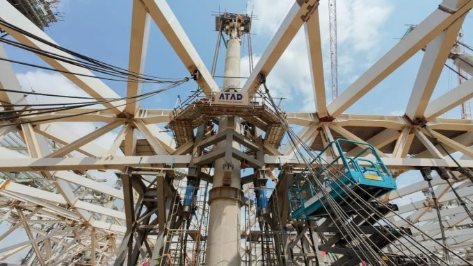 Việt Nam vừa lập kỷ lục thế giới tại dự án hơn 16 tỷ USD: Cả công trường nín thở chờ thời khắc 22h30'- Ảnh 2. Việt Nam vừa lập kỷ lục thế giới tại dự án hơn 16 tỷ USD: Cả công trường nín thở chờ thời khắc 22h30'- Ảnh 2.