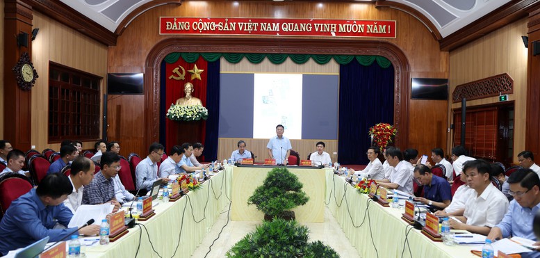 Phó Thủ tướng Lê Thành Long làm việc với tỉnh Hà Nam về triển khai dự án xây dựng Khu Đại học Nam Cao- Ảnh 1. Phó Thủ tướng Lê Thành Long làm việc với tỉnh Hà Nam về triển khai dự án xây dựng Khu Đại học Nam Cao- Ảnh 1.