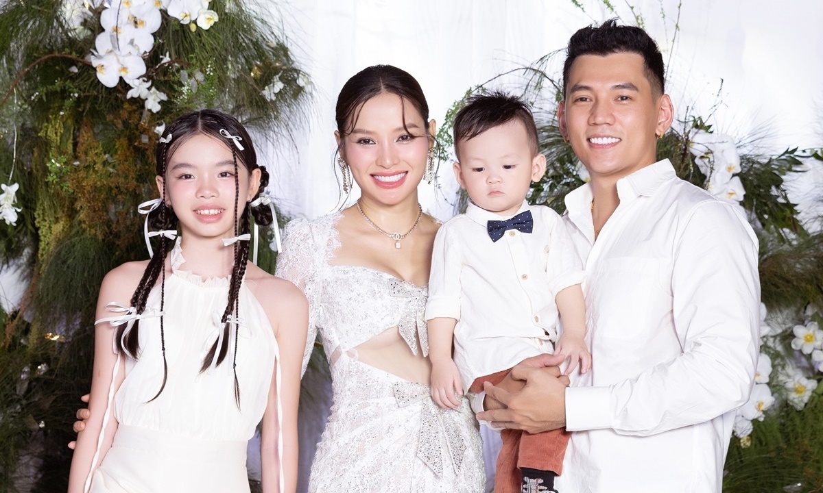Cuộc sống vợ chồng của nam nghệ sĩ Việt lấy vợ hơn 3 tuổi, có 1 con riêng- Ảnh 2. Cuộc sống vợ chồng của nam nghệ sĩ Việt lấy vợ hơn 3 tuổi, có 1 con riêng- Ảnh 2.