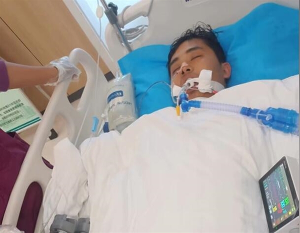 Chú rể 28 tuổi tử vong vì suy gan cấp do ăn thịt gà, bác sĩ cảnh báo 1 điều!- Ảnh 1. Chú rể 28 tuổi tử vong vì suy gan cấp do ăn thịt gà, bác sĩ cảnh báo 1 điều!- Ảnh 1.
