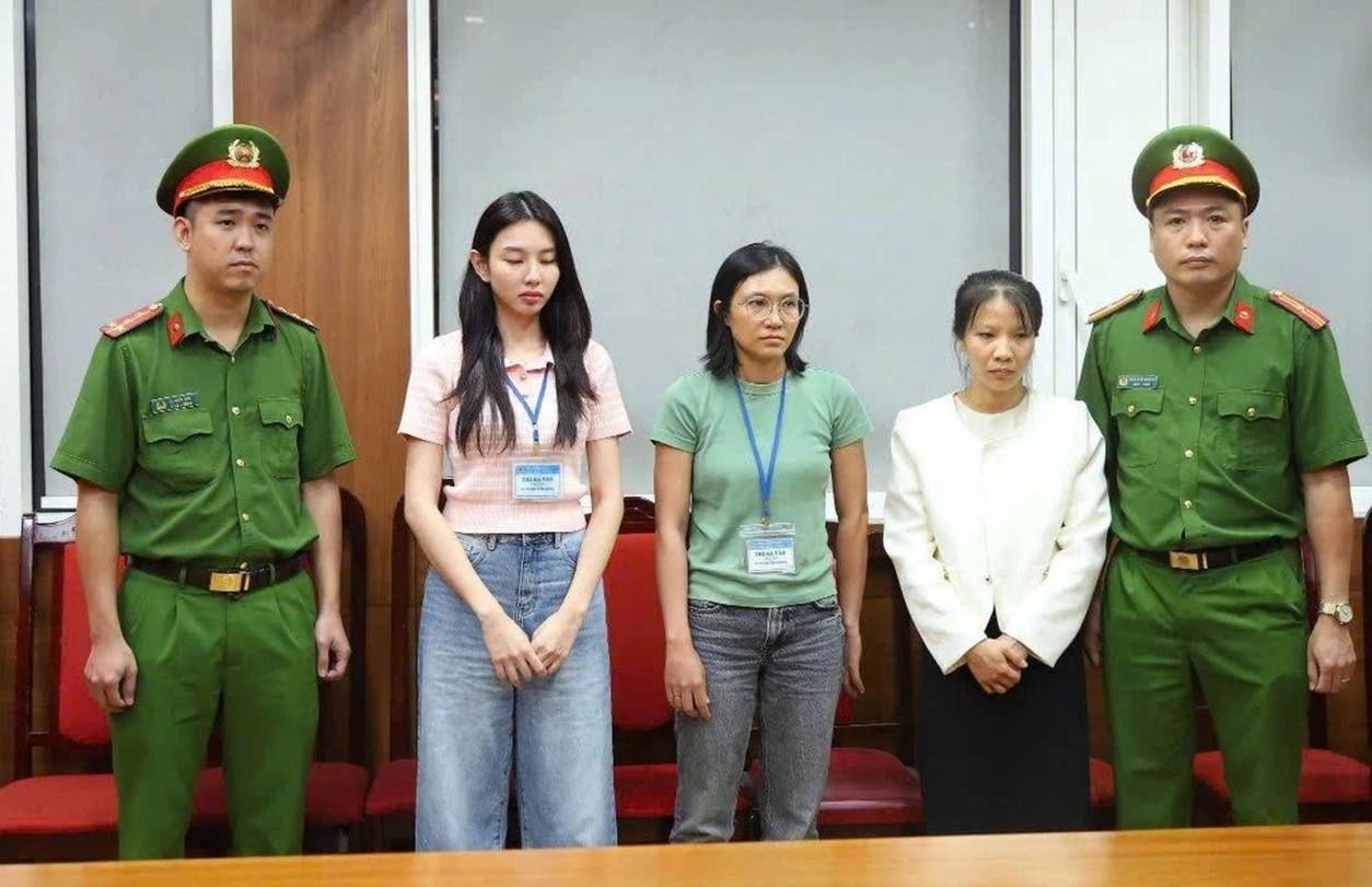 Hoa hậu Thuỳ Tiên khai bắt đầu tham gia sản xuất kẹo Kera vì thấy "sản phẩm có nhiều ý tưởng hay ho"- Ảnh 1. Hoa hậu Thuỳ Tiên khai bắt đầu tham gia sản xuất kẹo Kera vì thấy "sản phẩm có nhiều ý tưởng hay ho"- Ảnh 1.