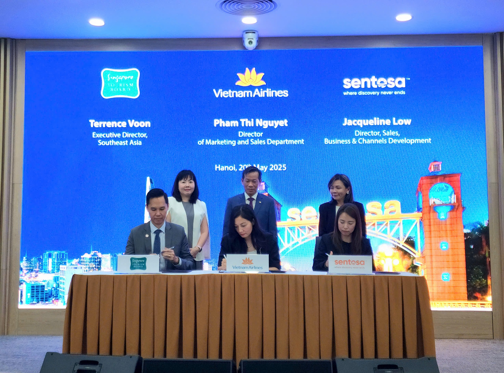 Thúc đẩy du lịch, tăng cường kết nối giữa Việt Nam và Singapore- Ảnh 2. Thúc đẩy du lịch, tăng cường kết nối giữa Việt Nam và Singapore- Ảnh 2.