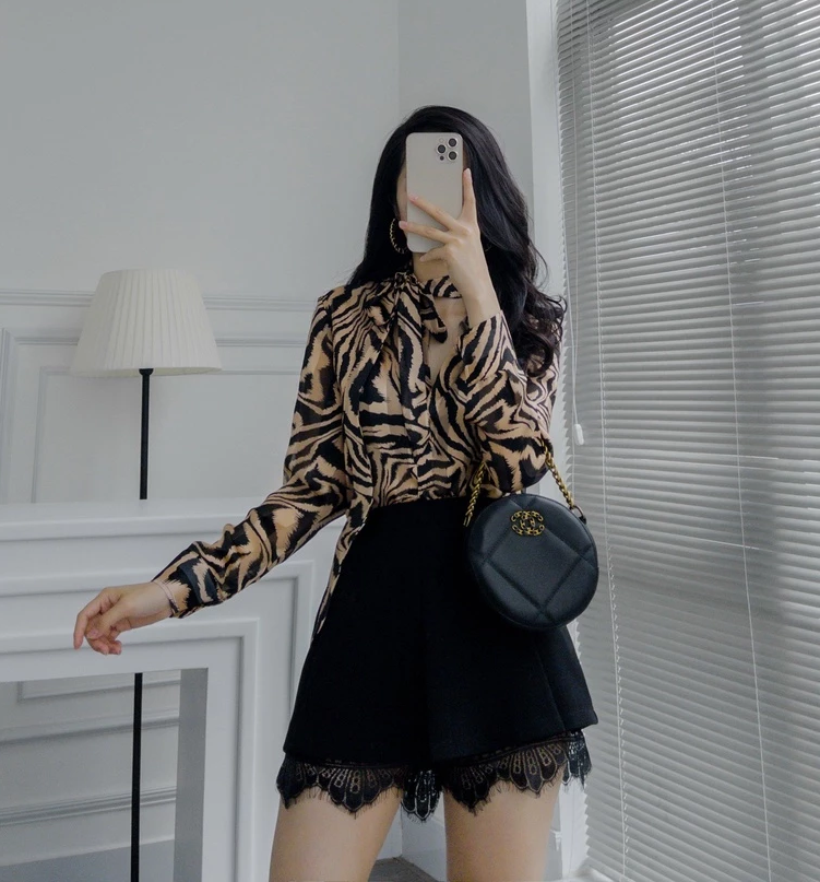 Tăng Thanh Hà "trẻ hóa" với mốt hot nhất 2025, nàng ngoài 30 tuổi học theo cực dễ- Ảnh 4. Tăng Thanh Hà "trẻ hóa" với mốt hot nhất 2025, nàng ngoài 30 tuổi học theo cực dễ- Ảnh 4.