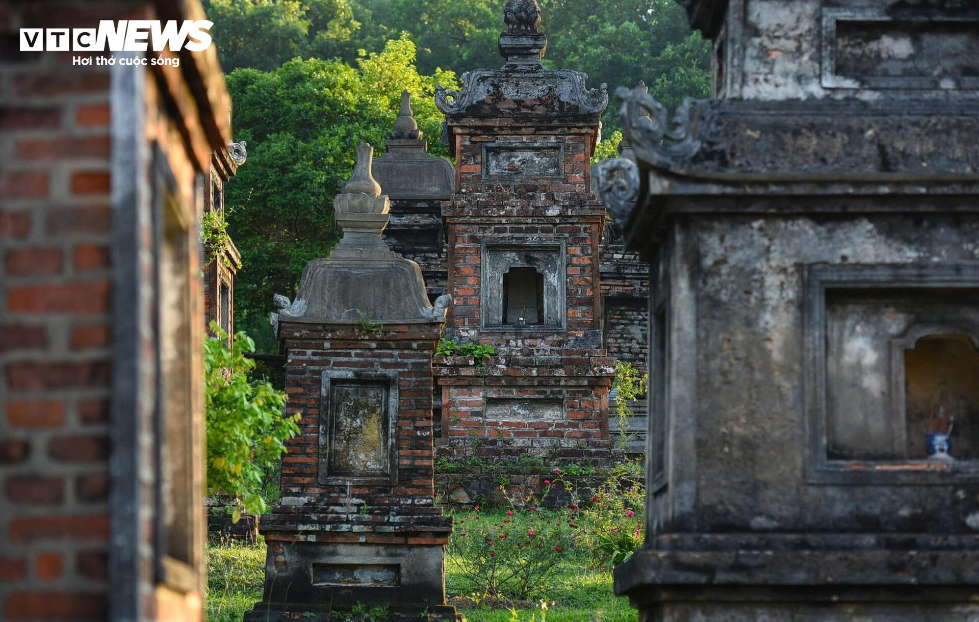 Chiêm ngưỡng ngôi chùa cổ vùng Kinh Bắc có vườn tháp lớn nhất Việt Nam- Ảnh 12. Chiêm ngưỡng ngôi chùa cổ vùng Kinh Bắc có vườn tháp lớn nhất Việt Nam- Ảnh 12.