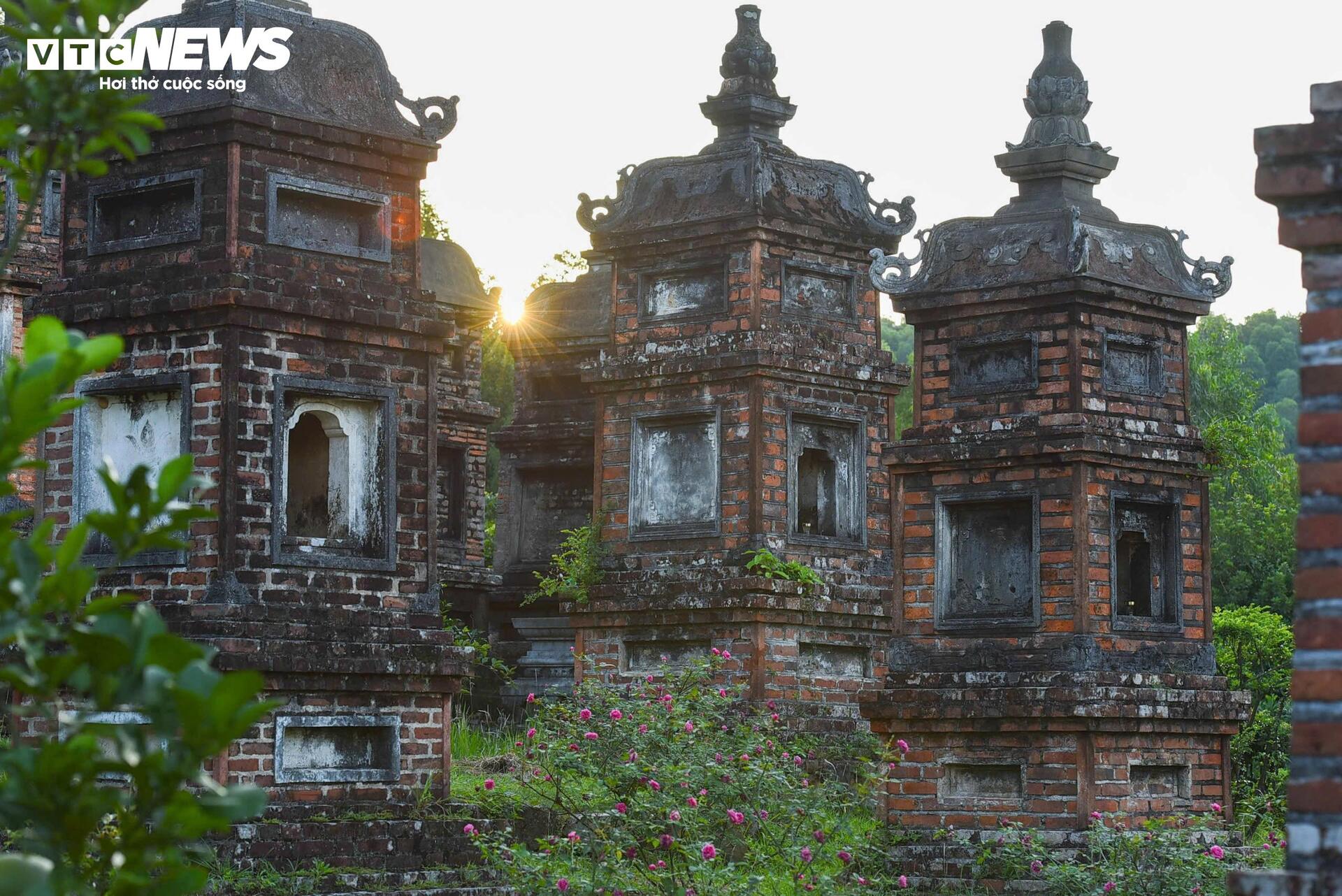 Chiêm ngưỡng ngôi chùa cổ vùng Kinh Bắc có vườn tháp lớn nhất Việt Nam- Ảnh 15. Chiêm ngưỡng ngôi chùa cổ vùng Kinh Bắc có vườn tháp lớn nhất Việt Nam- Ảnh 15.