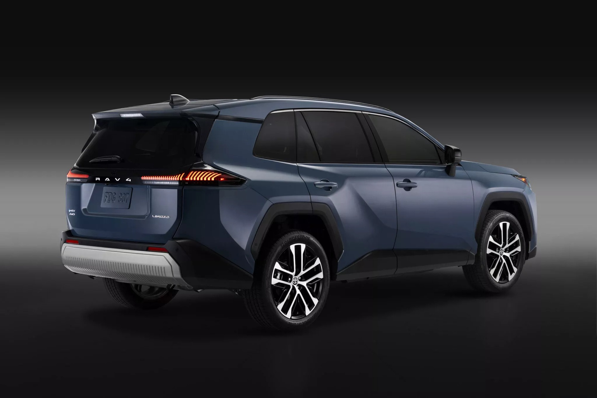 Toyota RAV4 thế hệ mới ra mắt: Đấu Honda CR-V bằng màn lớn, chỉ còn hybrid, mạnh tới 320 mã lực, chạy không xăng 80km/sạc- Ảnh 13. Toyota RAV4 thế hệ mới ra mắt: Đấu Honda CR-V bằng màn lớn, chỉ còn hybrid, mạnh tới 320 mã lực, chạy không xăng 80km/sạc- Ảnh 13.