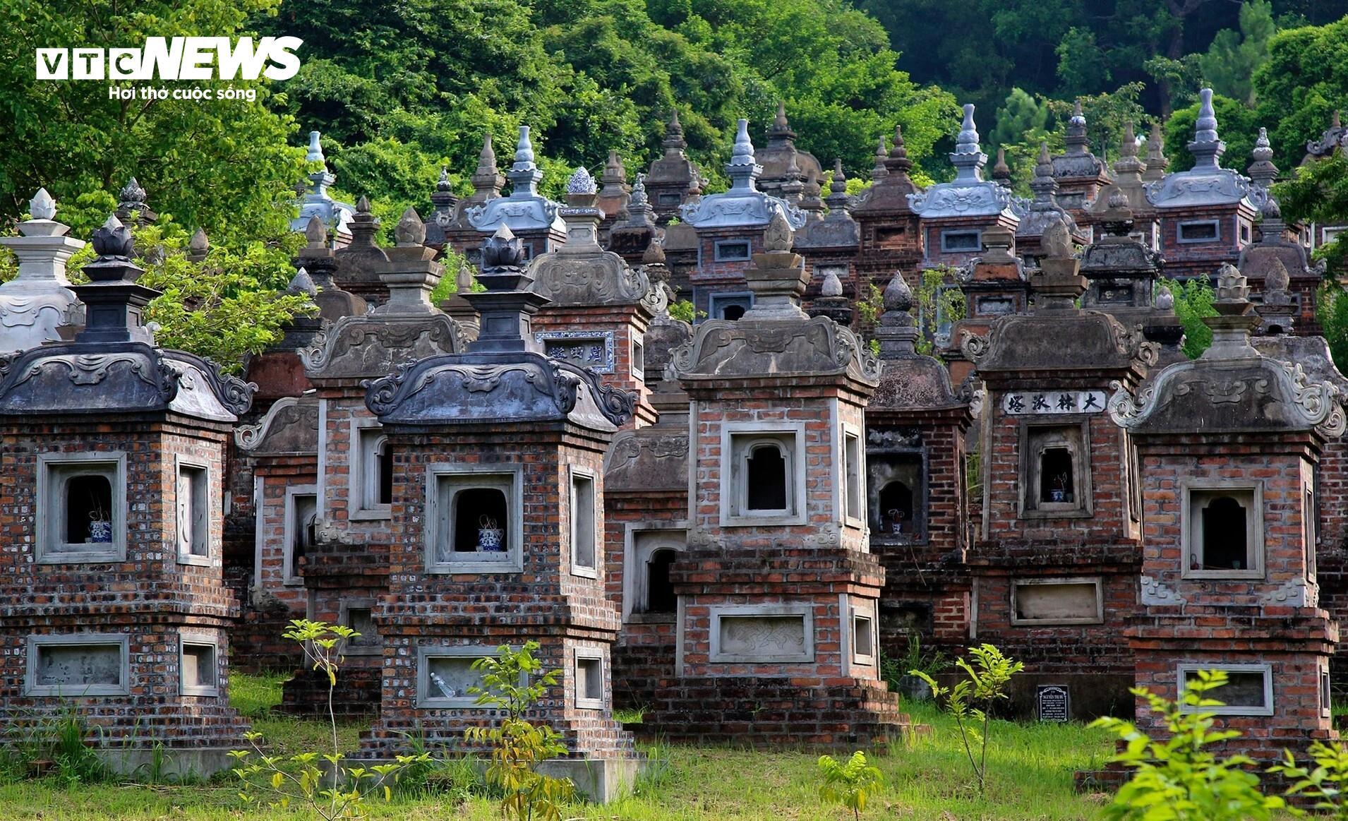 Chiêm ngưỡng ngôi chùa cổ vùng Kinh Bắc có vườn tháp lớn nhất Việt Nam- Ảnh 8. Chiêm ngưỡng ngôi chùa cổ vùng Kinh Bắc có vườn tháp lớn nhất Việt Nam- Ảnh 8.