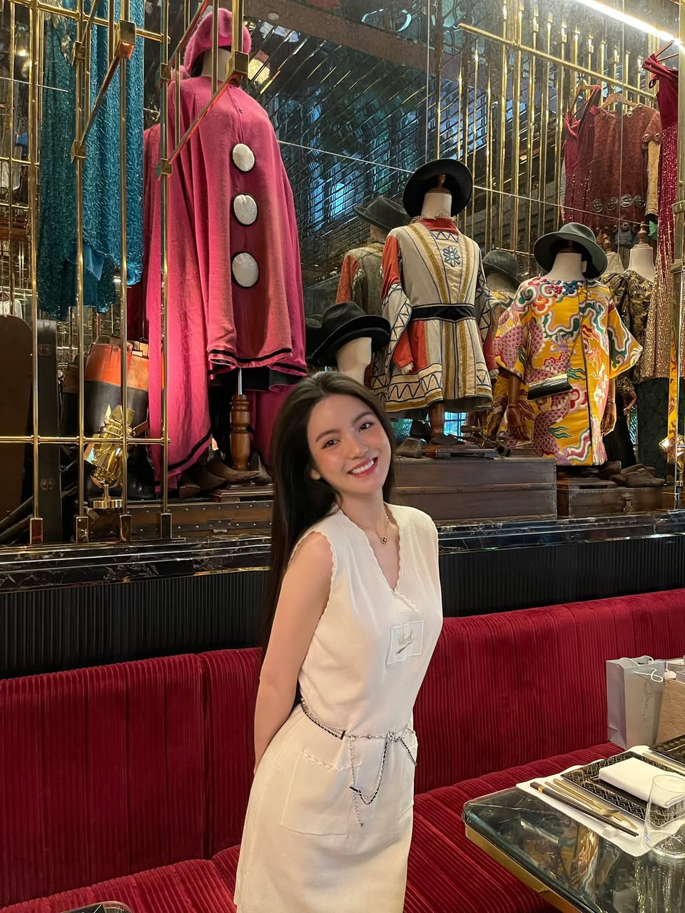 Chu Thanh Huyền ra ngoài diện Chanel sang chảnh, ở nhà mặc đồ ngủ chơi với con vẫn khiến dân tình Chu Thanh Huyền ra ngoài diện Chanel sang chảnh, ở nhà mặc đồ ngủ chơi với con vẫn khiến dân tình