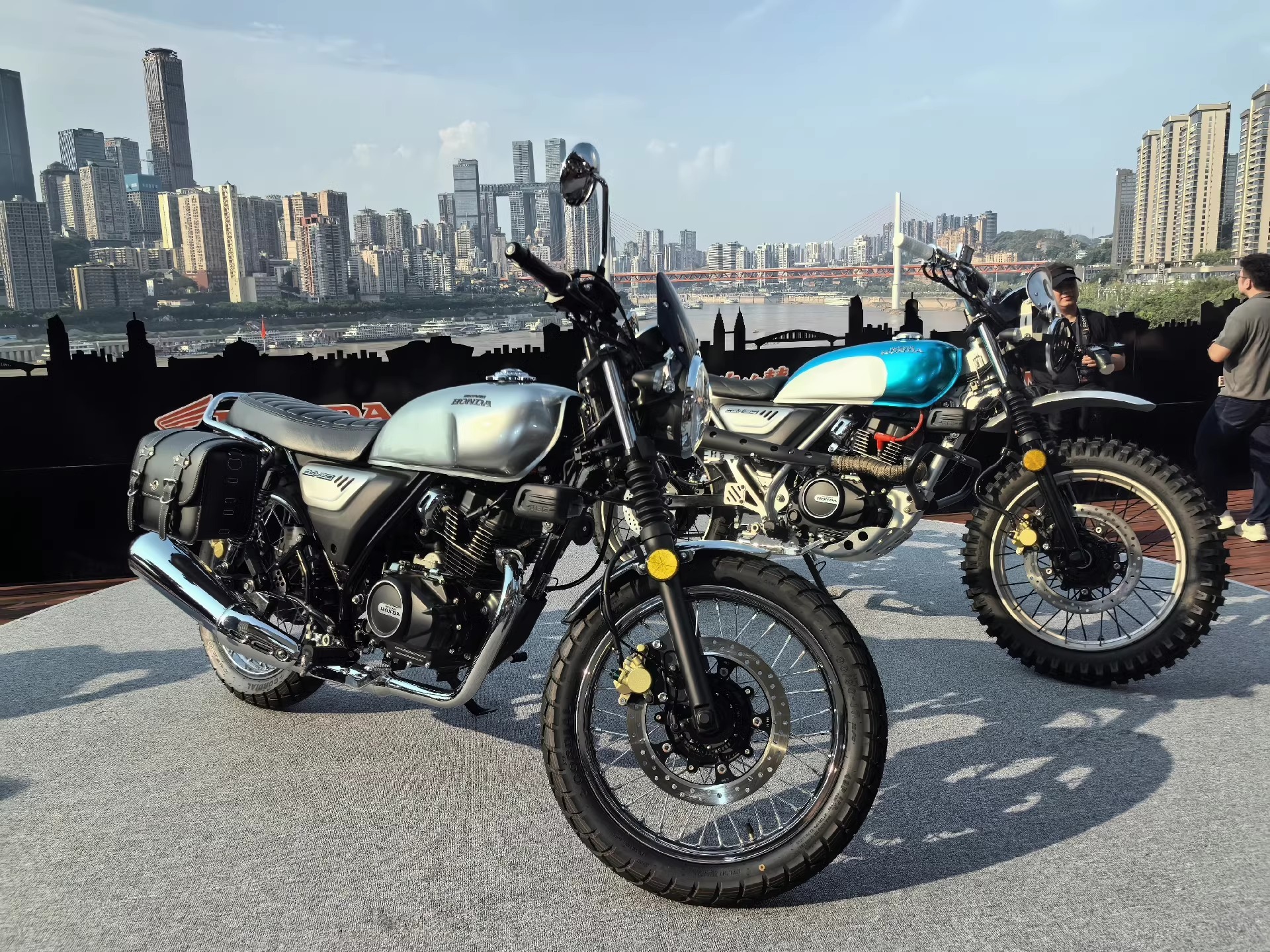 Đại lý Việt báo bản mới của xe Honda ăn xăng 1,9L/100km đang về: Tặng phụ kiện tiền triệu, không tăng giá- Ảnh 1. Đại lý Việt báo bản mới của xe Honda ăn xăng 1,9L/100km đang về: Tặng phụ kiện tiền triệu, không tăng giá- Ảnh 1.