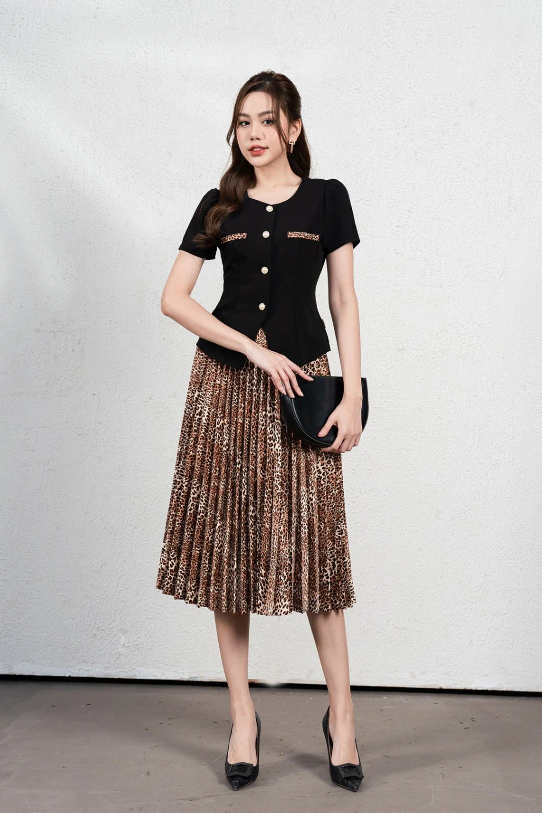 Tăng Thanh Hà "trẻ hóa" với mốt hot nhất 2025, nàng ngoài 30 tuổi học theo cực dễ- Ảnh 8. Tăng Thanh Hà "trẻ hóa" với mốt hot nhất 2025, nàng ngoài 30 tuổi học theo cực dễ- Ảnh 8.