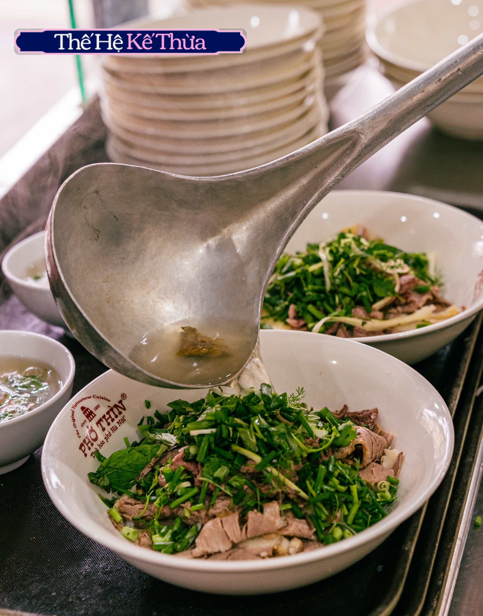 "Bát phở của ông, hoài bão của cháu": Khi thế hệ kế thừa đời thứ 3 của Phở Thìn Bờ Hồ chắp cánh "di sản ẩm thực" Thủ đô- Ảnh 15. "Bát phở của ông, hoài bão của cháu": Khi thế hệ kế thừa đời thứ 3 của Phở Thìn Bờ Hồ chắp cánh "di sản ẩm thực" Thủ đô- Ảnh 15.
