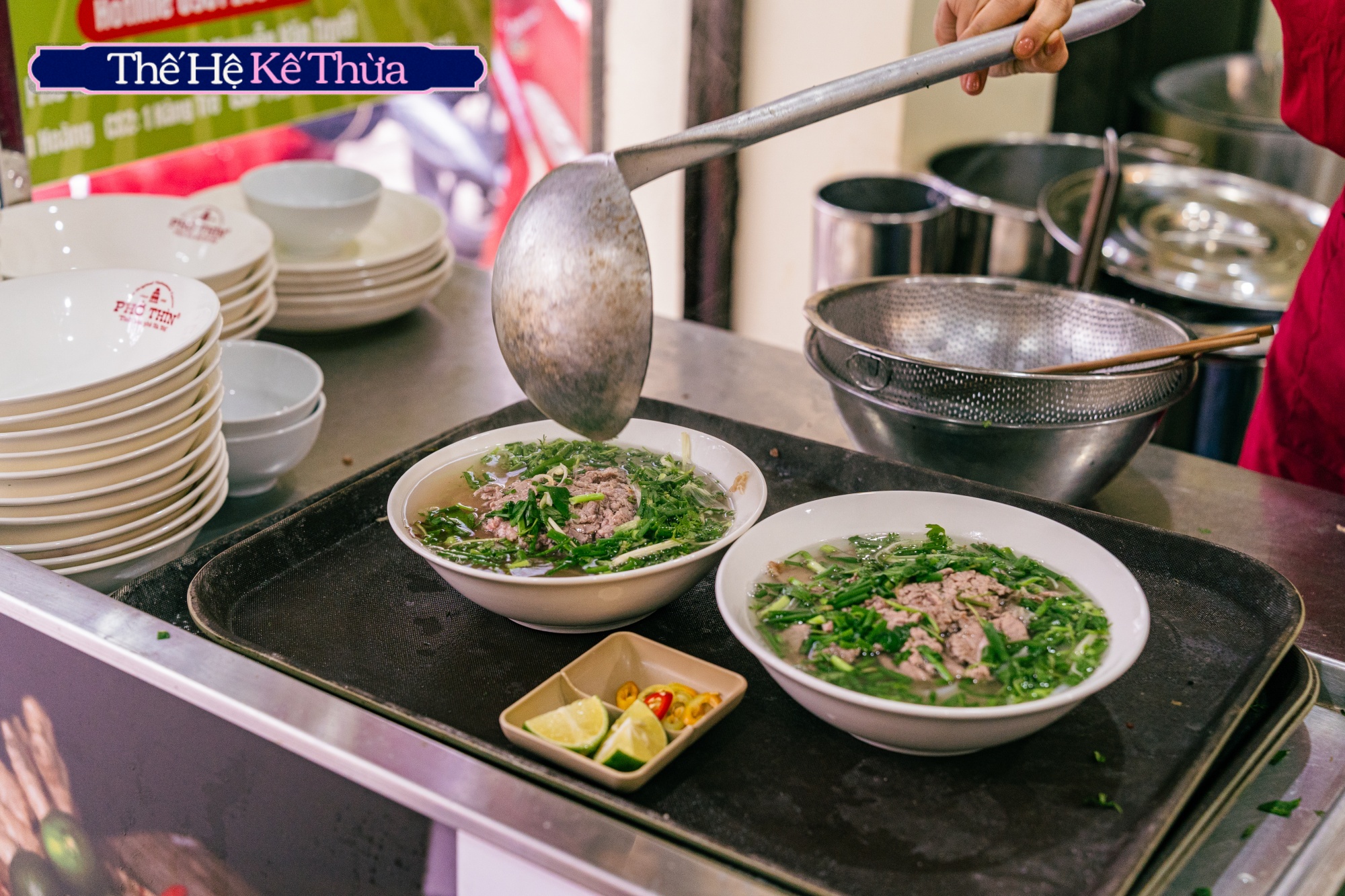 "Bát phở của ông, hoài bão của cháu": Khi thế hệ kế thừa đời thứ 3 của Phở Thìn Bờ Hồ chắp cánh "di sản ẩm thực" Thủ đô- Ảnh 16. "Bát phở của ông, hoài bão của cháu": Khi thế hệ kế thừa đời thứ 3 của Phở Thìn Bờ Hồ chắp cánh "di sản ẩm thực" Thủ đô- Ảnh 16.