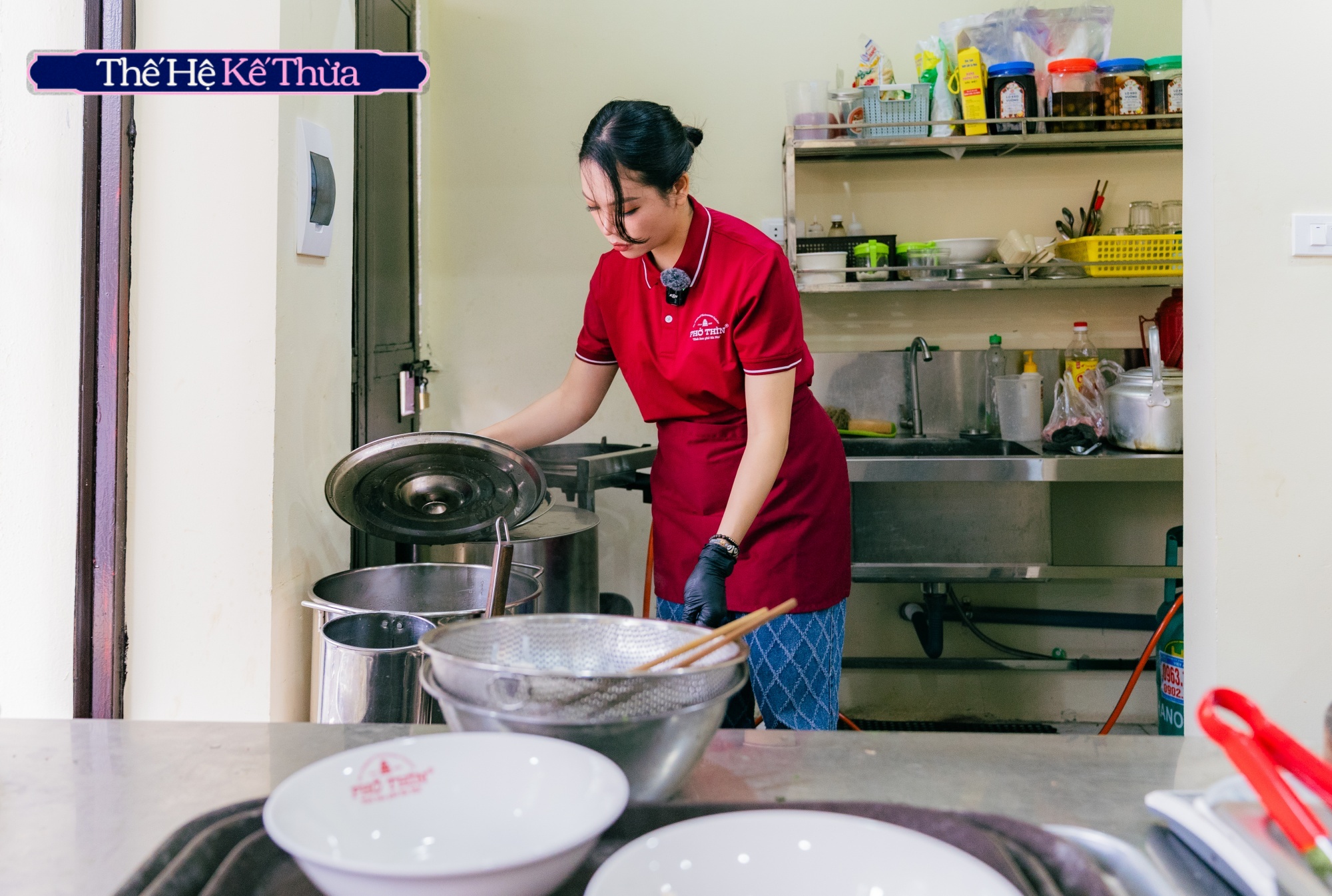 "Bát phở của ông, hoài bão của cháu": Khi thế hệ kế thừa đời thứ 3 của Phở Thìn Bờ Hồ chắp cánh "di sản ẩm thực" Thủ đô- Ảnh 4. "Bát phở của ông, hoài bão của cháu": Khi thế hệ kế thừa đời thứ 3 của Phở Thìn Bờ Hồ chắp cánh "di sản ẩm thực" Thủ đô- Ảnh 4.