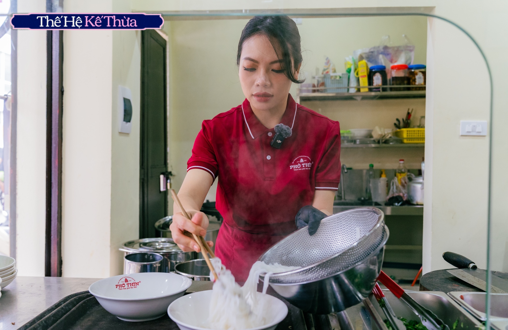 "Bát phở của ông, hoài bão của cháu": Khi thế hệ kế thừa đời thứ 3 của Phở Thìn Bờ Hồ chắp cánh "di sản ẩm thực" Thủ đô- Ảnh 5. "Bát phở của ông, hoài bão của cháu": Khi thế hệ kế thừa đời thứ 3 của Phở Thìn Bờ Hồ chắp cánh "di sản ẩm thực" Thủ đô- Ảnh 5.