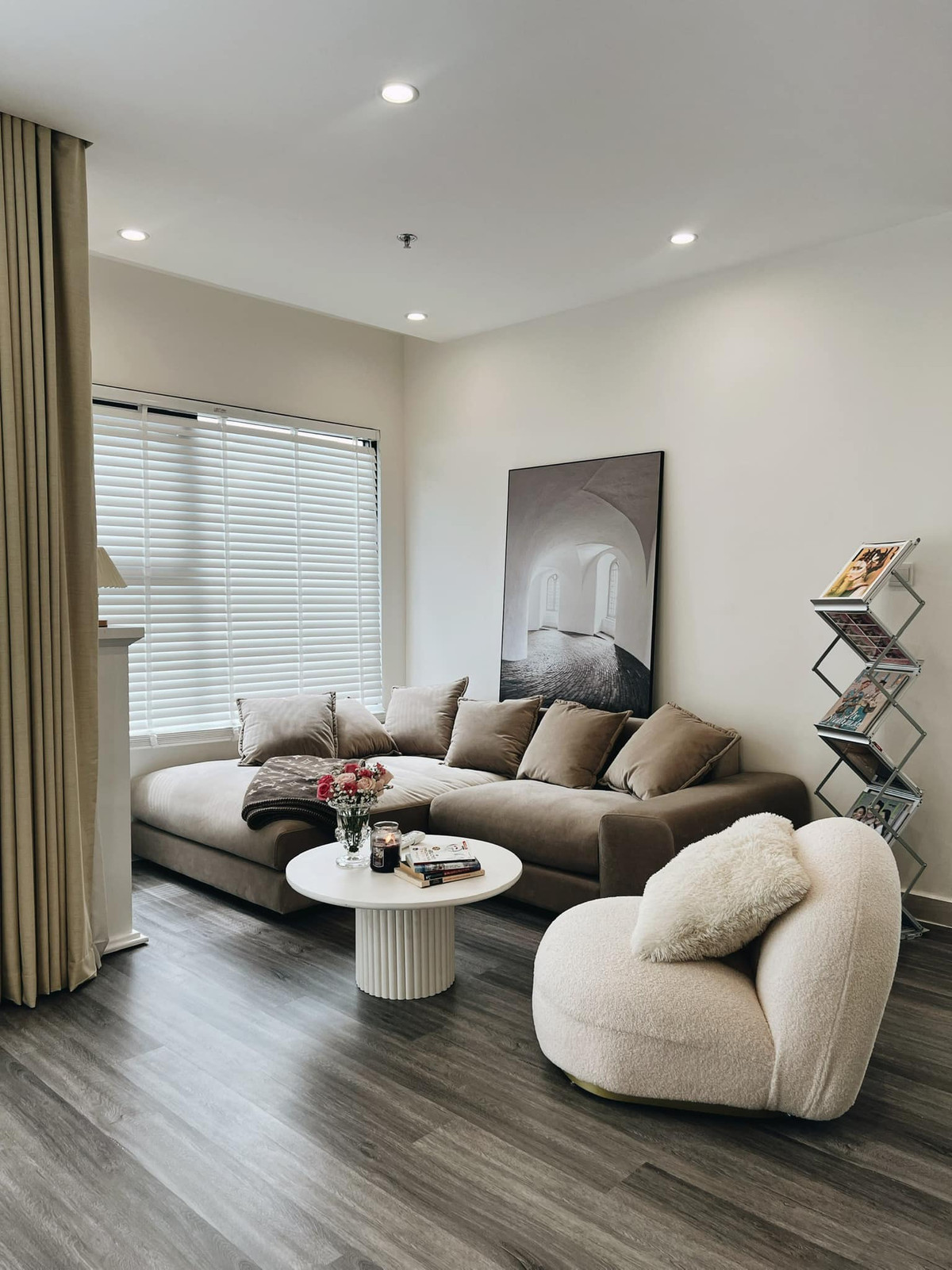 Nữ ca sĩ sở hữu nhà từ TPHCM ra Hà Nội: Chia tay đại gia miền Tây, mẹ 1 con đẹp như gái 18- Ảnh 4. Nữ ca sĩ sở hữu nhà từ TPHCM ra Hà Nội: Chia tay đại gia miền Tây, mẹ 1 con đẹp như gái 18- Ảnh 4.