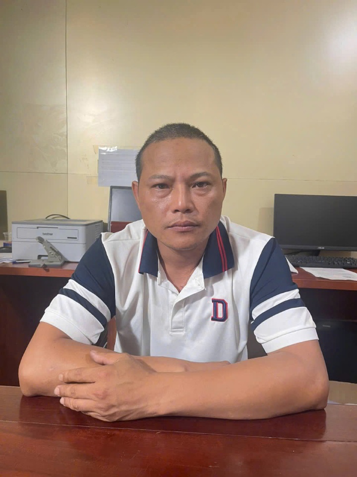 Bắt "ông trùm", phá đường dây đánh bạc tổ chức tinh vi và chuyên nghiệp trong rừng- Ảnh 3. Bắt "ông trùm", phá đường dây đánh bạc tổ chức tinh vi và chuyên nghiệp trong rừng- Ảnh 3.