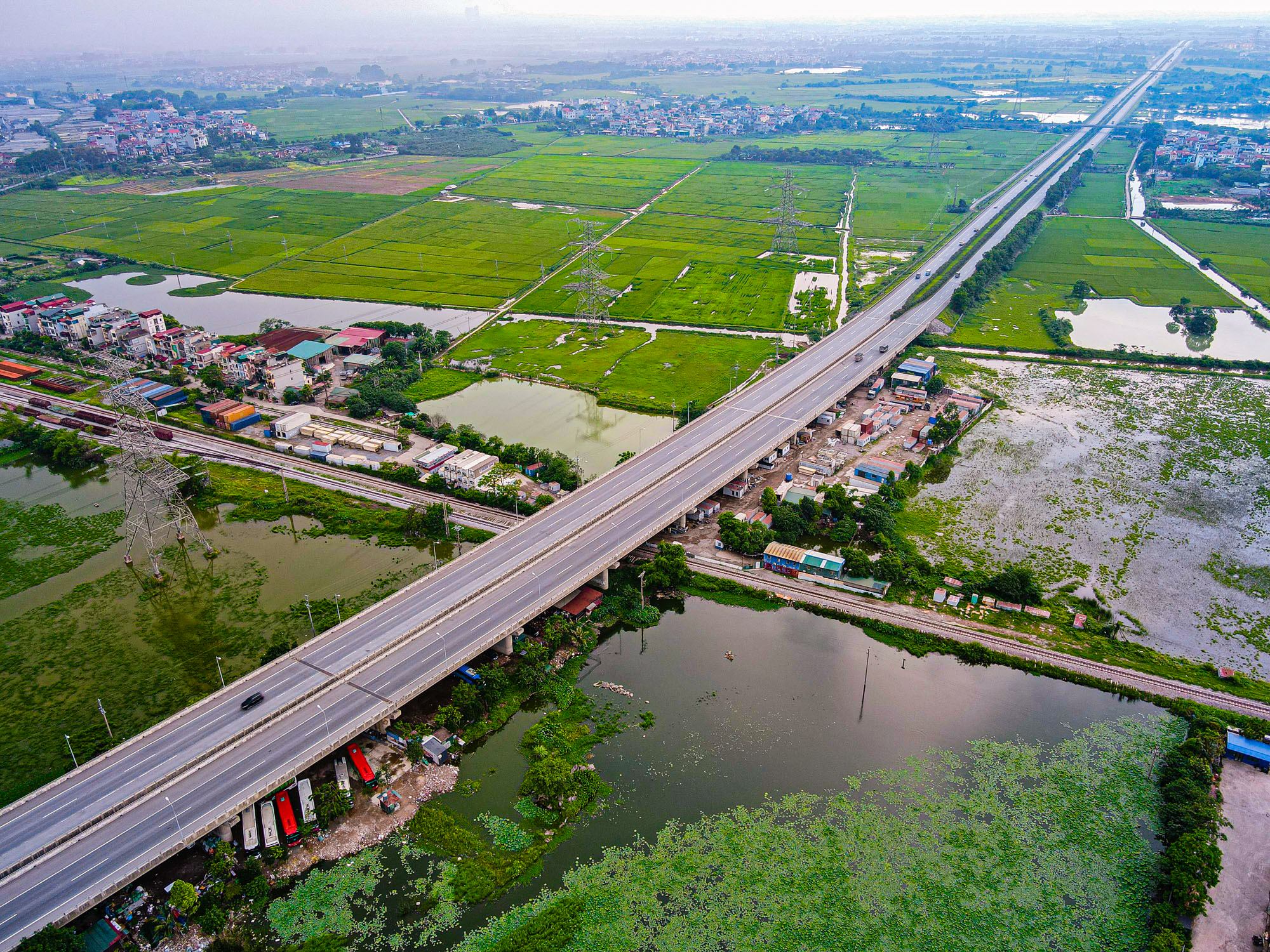 Ngắm khu vực sẽ xây nhà ga rộng bậc nhất của tuyến đường sắt 8 tỷ USD, dự kiến khởi công cuối năm nay ở Hà Nội- Ảnh 10. Ngắm khu vực sẽ xây nhà ga rộng bậc nhất của tuyến đường sắt 8 tỷ USD, dự kiến khởi công cuối năm nay ở Hà Nội- Ảnh 10.