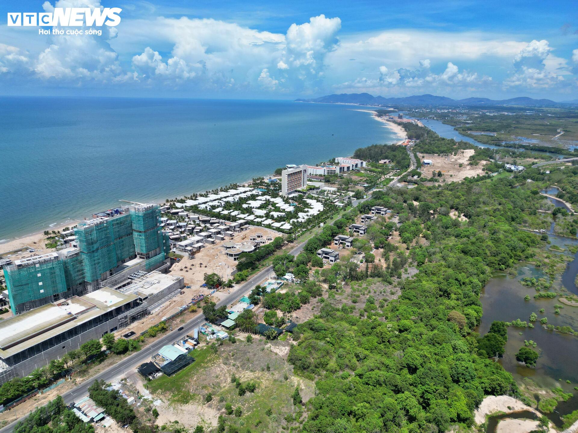 Hiện trạng đường ven biển đẹp nhất phía Nam sau gần 2 năm thi công- Ảnh 16. Hiện trạng đường ven biển đẹp nhất phía Nam sau gần 2 năm thi công- Ảnh 16.