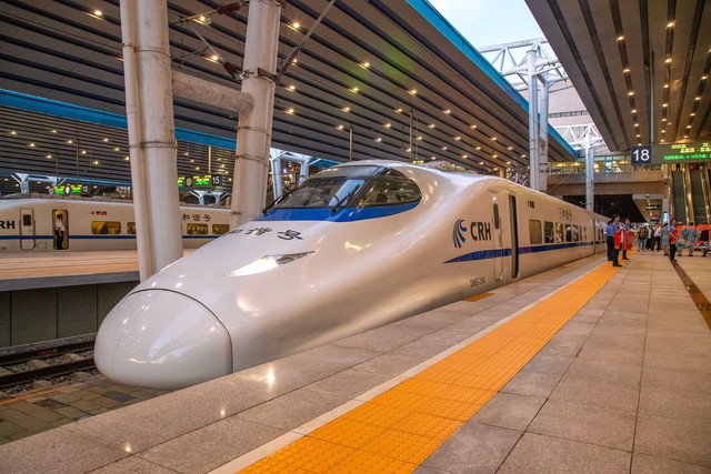 Tuyến đường sắt cao tốc như 'kiệt tác trên cạn' của Trung Quốc: Mỗi ngày làm xong 1,2km, nhanh phi thường- Ảnh 1. Tuyến đường sắt cao tốc như 'kiệt tác trên cạn' của Trung Quốc: Mỗi ngày làm xong 1,2km, nhanh phi thường- Ảnh 1.