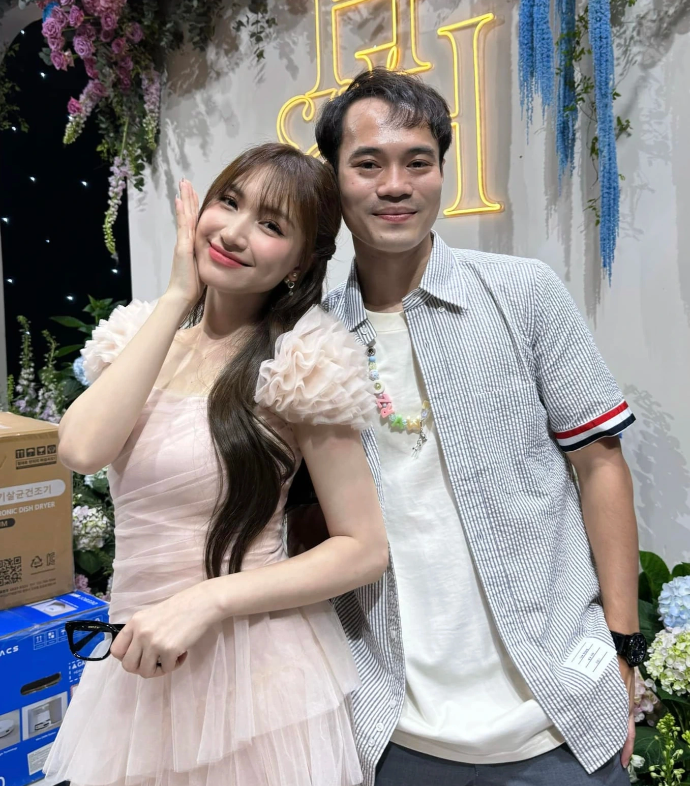 Nữ ca sĩ sở hữu nhà từ TPHCM ra Hà Nội: Chia tay đại gia miền Tây, mẹ 1 con đẹp như gái 18- Ảnh 8. Nữ ca sĩ sở hữu nhà từ TPHCM ra Hà Nội: Chia tay đại gia miền Tây, mẹ 1 con đẹp như gái 18- Ảnh 8.
