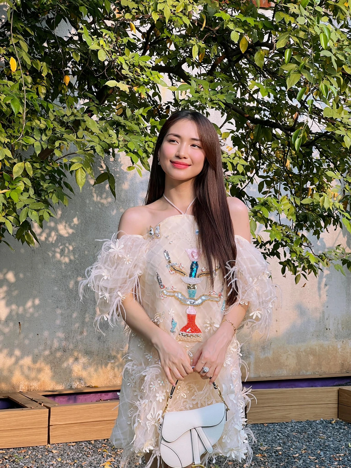 Nữ ca sĩ sở hữu nhà từ TPHCM ra Hà Nội: Chia tay đại gia miền Tây, mẹ 1 con đẹp như gái 18- Ảnh 1. Nữ ca sĩ sở hữu nhà từ TPHCM ra Hà Nội: Chia tay đại gia miền Tây, mẹ 1 con đẹp như gái 18- Ảnh 1.