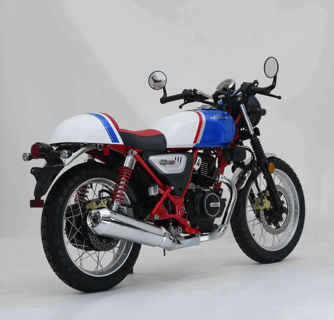 Đại lý Việt báo bản mới của xe Honda ăn xăng 1,9L/100km đang về: Tặng phụ kiện tiền triệu, không tăng giá- Ảnh 6. Đại lý Việt báo bản mới của xe Honda ăn xăng 1,9L/100km đang về: Tặng phụ kiện tiền triệu, không tăng giá- Ảnh 6.