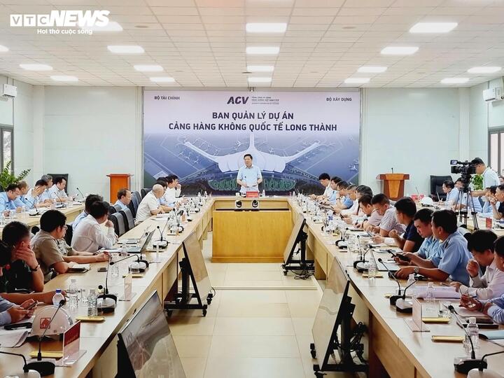 Bộ trưởng Xây dựng: Cần tăng tốc các dự án kết nối sân bay Long Thành- Ảnh 1. Bộ trưởng Xây dựng: Cần tăng tốc các dự án kết nối sân bay Long Thành- Ảnh 1.