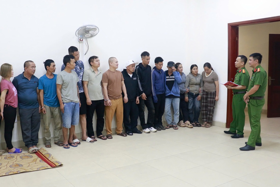 Bắt "ông trùm" Nguyễn Nhuận Danh, thu ô tô và nhiều tiền mặt- Ảnh 1. Bắt "ông trùm" Nguyễn Nhuận Danh, thu ô tô và nhiều tiền mặt- Ảnh 1.