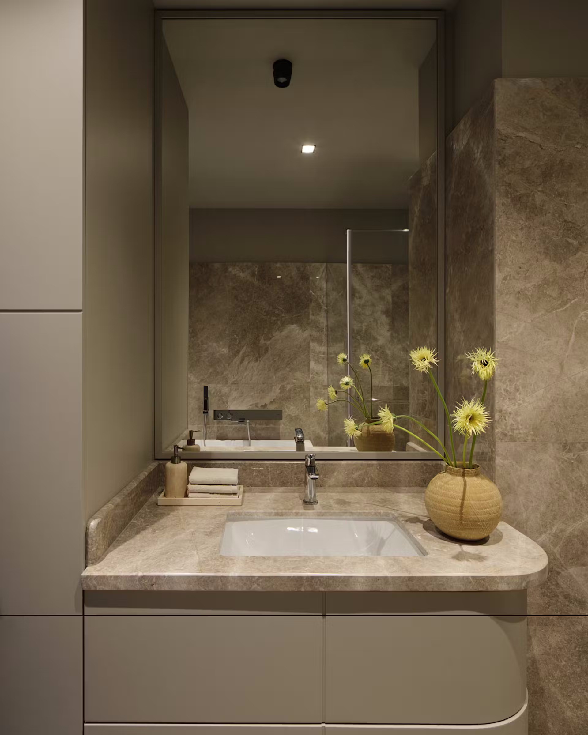 Nội thất tông màu tối đầy phong cách cho căn hộ chung cư- Ảnh 19. Nội thất tông màu tối đầy phong cách cho căn hộ chung cư- Ảnh 19.