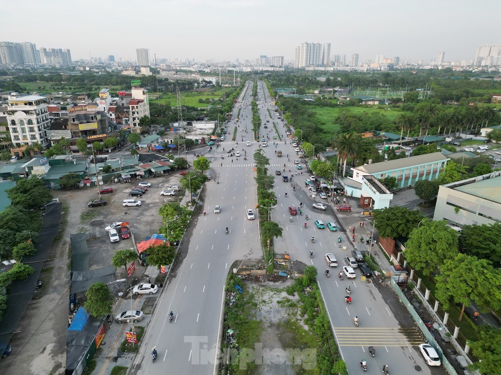 Nút giao 'dị dạng' vì mặt bằng chưa giải phóng xong- Ảnh 2. Nút giao 'dị dạng' vì mặt bằng chưa giải phóng xong- Ảnh 2.