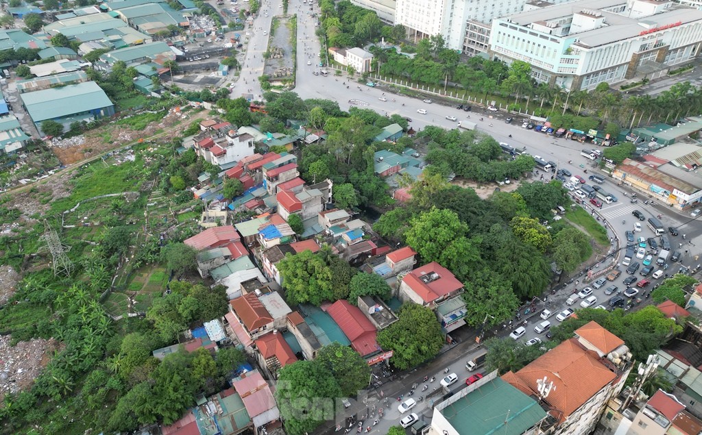 Nút giao 'dị dạng' vì mặt bằng chưa giải phóng xong- Ảnh 8. Nút giao 'dị dạng' vì mặt bằng chưa giải phóng xong- Ảnh 8.