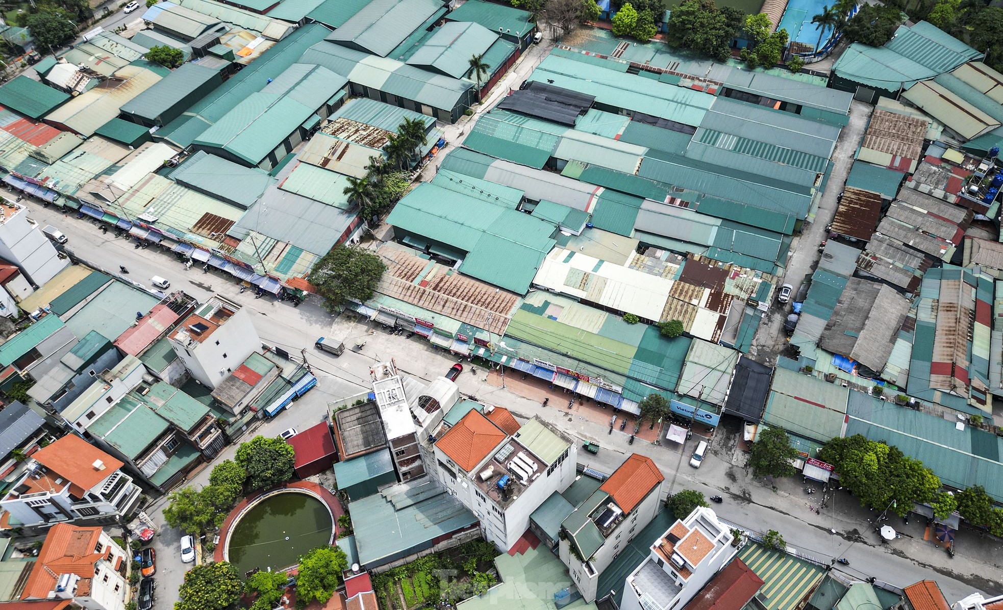 Cảnh khó tin tại thủ phủ thời trang lớn nhất miền Bắc- Ảnh 15. Cảnh khó tin tại thủ phủ thời trang lớn nhất miền Bắc- Ảnh 15.
