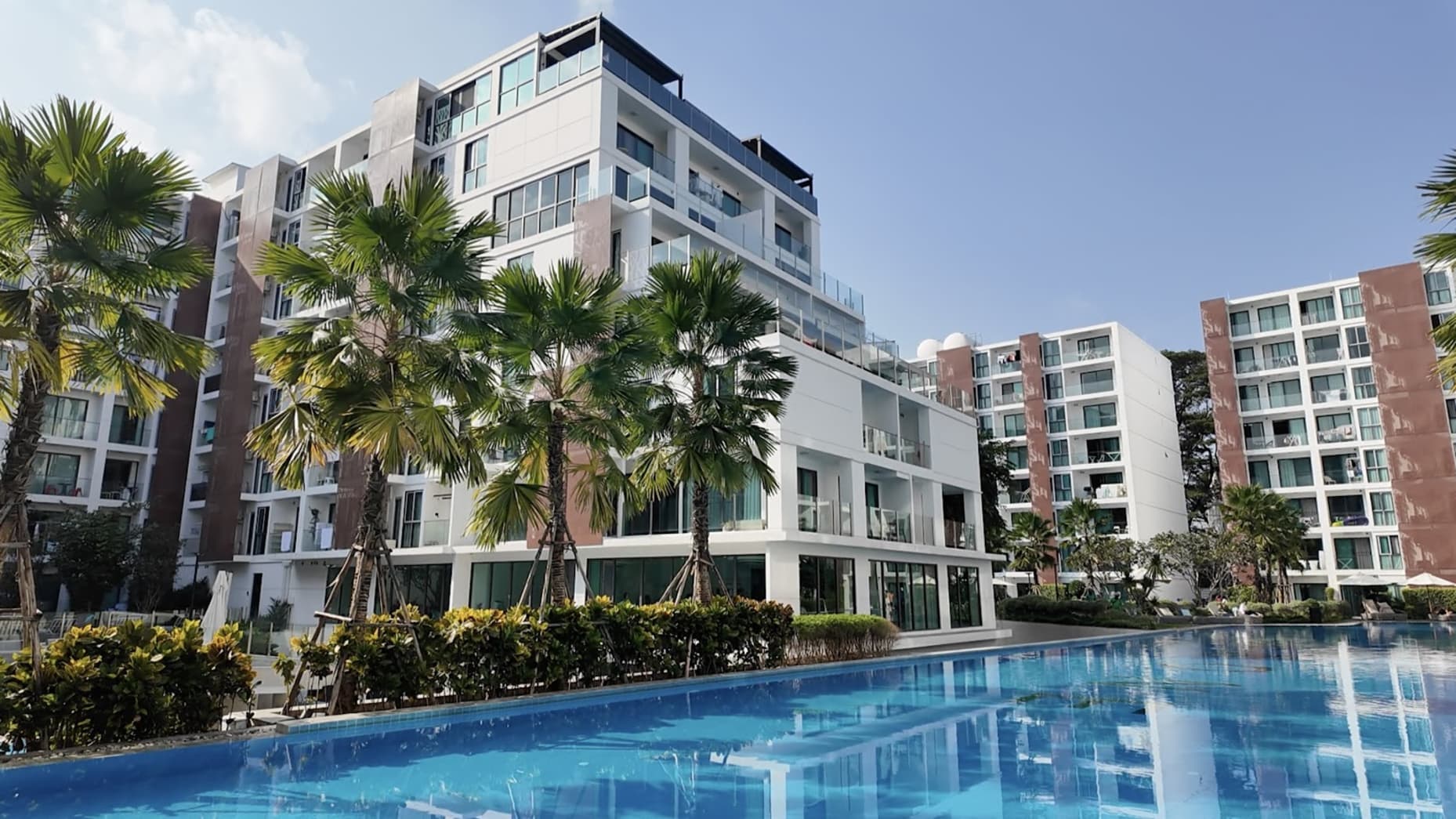 Sống ở Thái Lan nhưng làm việc ở Singapore, cựu kỹ sư Google 39 tuổi bay hơn 1.900 km/tuần để đi làm: "Cơ hội để sống tự do"- Ảnh 2. Sống ở Thái Lan nhưng làm việc ở Singapore, cựu kỹ sư Google 39 tuổi bay hơn 1.900 km/tuần để đi làm: "Cơ hội để sống tự do"- Ảnh 2.