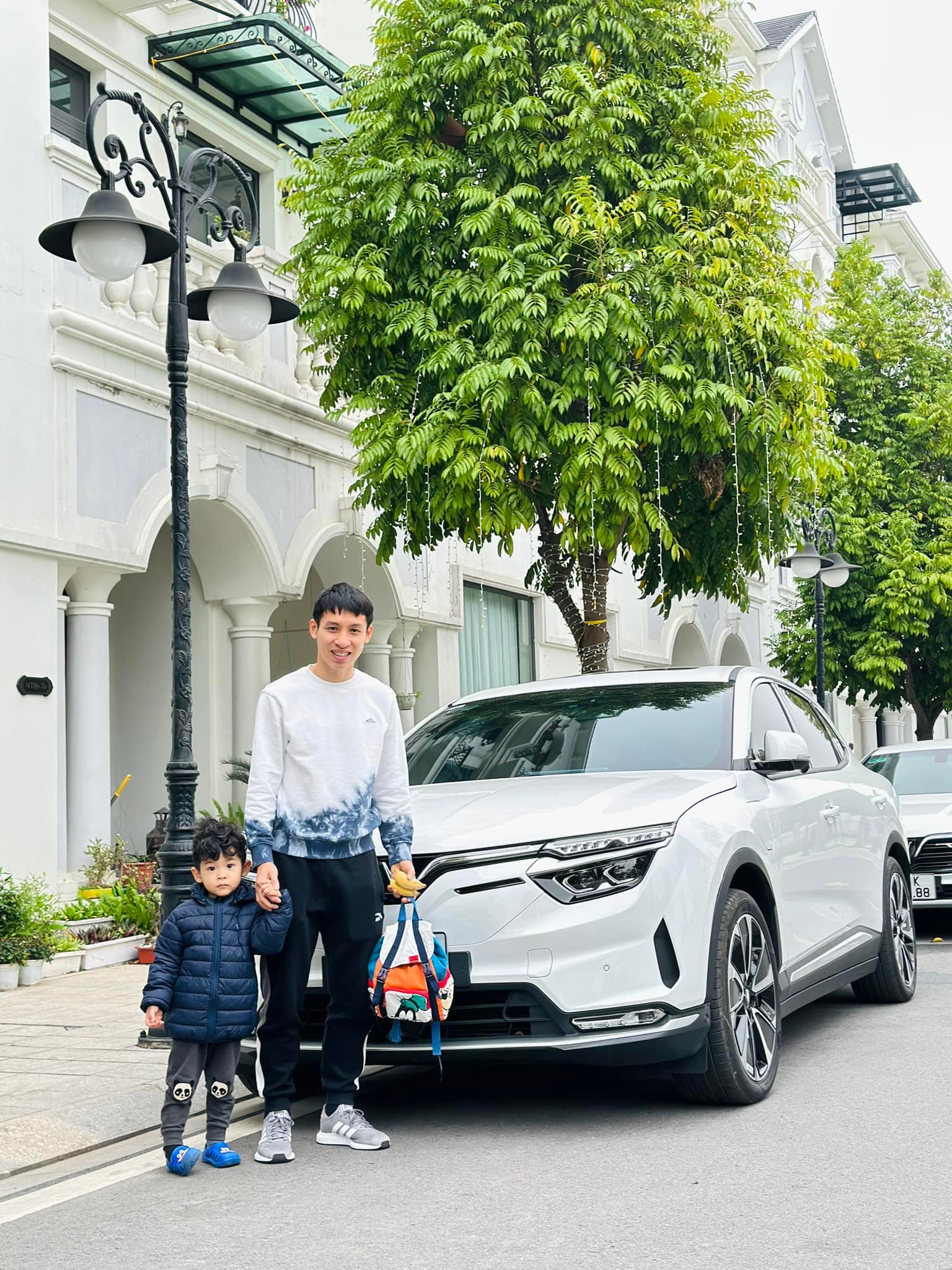 Tuyển thủ Việt Nam khoe biệt thự hạng sang bề thế sắp hoàn thiện, độ hoành tráng không kém nhà Văn Hậu, Thành Chung- Ảnh 3. Tuyển thủ Việt Nam khoe biệt thự hạng sang bề thế sắp hoàn thiện, độ hoành tráng không kém nhà Văn Hậu, Thành Chung- Ảnh 3.