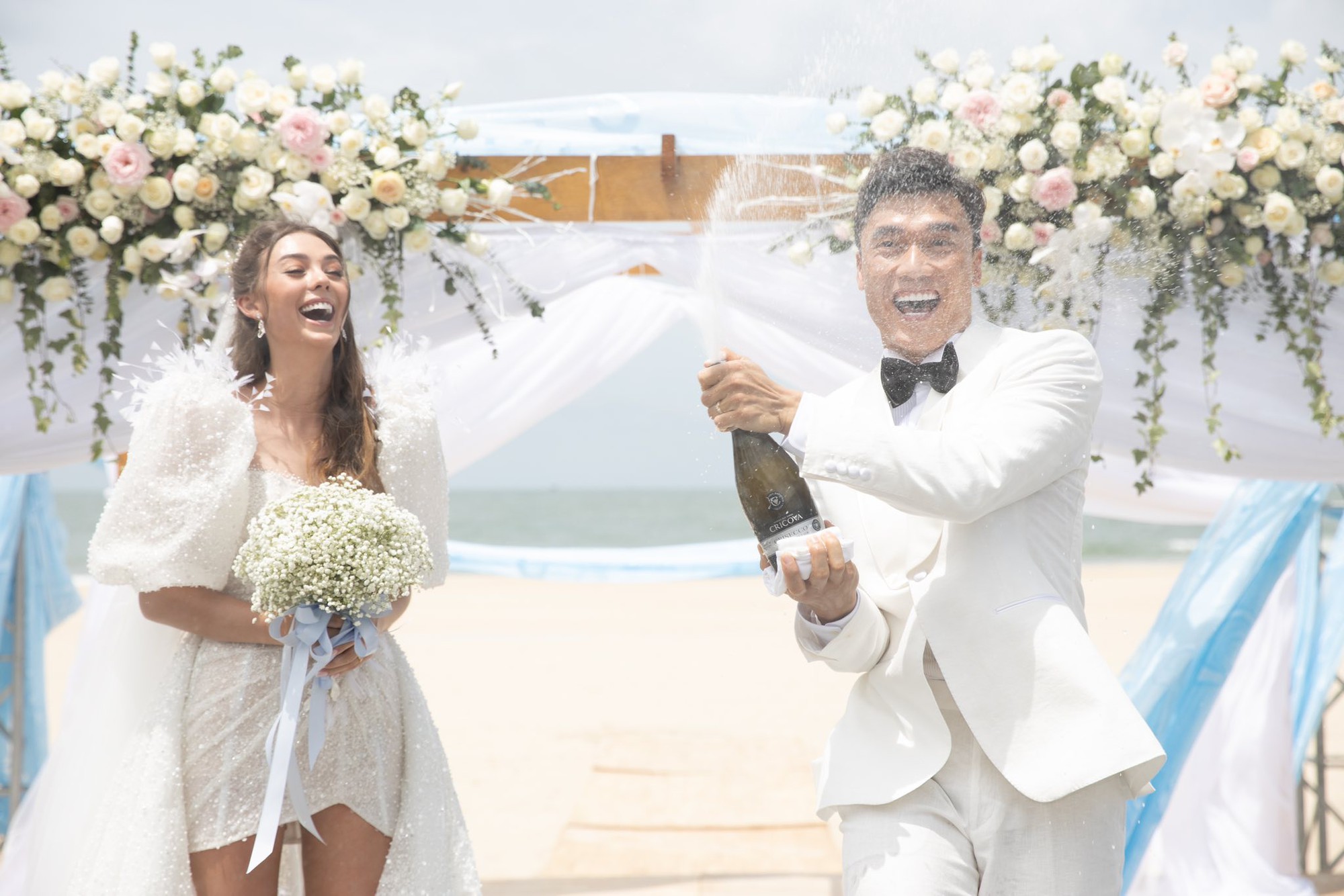 Bùi Tiến Dũng nói lời “ruột gan” về vợ mẫu tây, sự thật về cuộc sống hôn nhân được hé lộ- Ảnh 1. Bùi Tiến Dũng nói lời “ruột gan” về vợ mẫu tây, sự thật về cuộc sống hôn nhân được hé lộ- Ảnh 1.