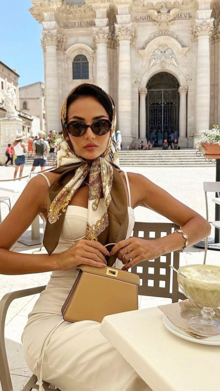 Bí mật của gia tộc Hermès: Người con rể sẵn sàng Bí mật của gia tộc Hermès: Người con rể sẵn sàng